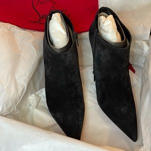 Christian Louboutin Gorgona 100 suede ankle boot